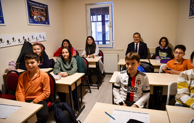 ÖDÜLLERİNİ BAŞKAN ATAÇ'IN ELİNDEN ALDILAR