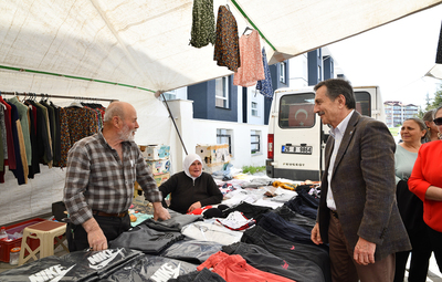 BAŞKAN ATAÇ PAZAR ESNAFI VE VATANDAŞLA BULUŞTU