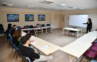 TEPEBAŞI ÜNİVERSİTEYE HAZIRLIKTA DA GENÇLERİN YANINDA