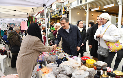 BAŞKAN ATAÇ'TAN ÜRETEN KADINLARA ZİYARET
