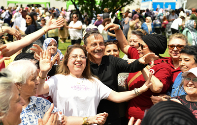 ANNELERİN TEPEBAŞI'NDA KEYFİ YERİNDE