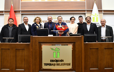 TEPEBAŞI'NDA KADROLU İŞÇİLERE YÜZDE 65 ZAM