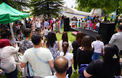 BAŞKAN ATAÇ ÇOCUKLARIN KARNE SEVİNCİNE ORTAK OLDU