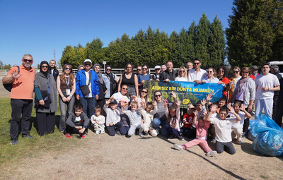 DÜNYA TEMİZLİK GÜNÜ'NDE DOĞASEVERLER ÇÖP TOPLADI