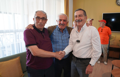 "BU AİLENİN BİR PARÇASI OLARAK BİZİ ŞEREFLENDİRDİĞİNİZ İÇİN SİZE MİNNETTARIM"