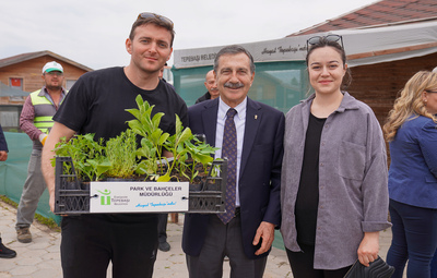 13 BİN 90 ADET FİDE GÖNÜLLÜ BAHÇELERİNDE TOPRAKLA BULUŞACAK
