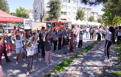 ARABASIZ CADDELER VE SOKAKLAR ETKİNLİĞİ RENKLİ GÖRÜNTÜLERE SAHNE OLDU