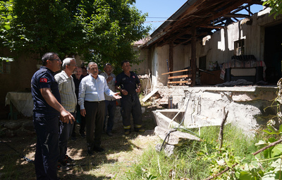 BAŞKAN ATAÇ YANAN EVLERDE İNCELEMELERDE BULUNDU