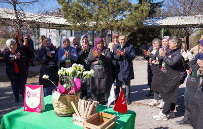 BAŞKAN ATAÇ 8 MART'I KADIN ÜRETİCİLERLE KUTLADI