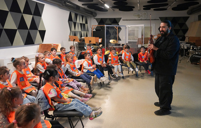 ÇOCUKLARA MÜZİĞİ SEVDİREN MERKEZ