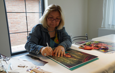 KADINLAR BELDE EVLERİNDE SOSYALLEŞİYOR