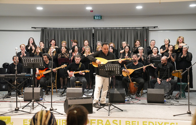 EDİP AKBAYRAM ŞARKILARIYLA ANILDI