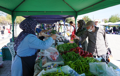 "AHMET ATAÇ TÜRK KADINININ, TÜRK KÖYLÜSÜNÜN PARA KAZANMASINA VESİLE OLDU"