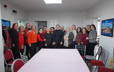 BAŞKAN ATAÇ BELDE EVİ KURSİYERLERİ İLE BULUŞTU