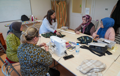 HEM SOSYALLEŞİYORLAR HEM EKONOMİLERİNE KATKI SUNUYORLAR