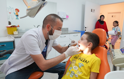 GELECEĞE SAĞLIKLA GÜLÜMSÜYORLAR