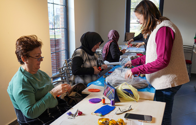 KADINLAR BELDE EVLERİ'Nİ ÇOK SEVİYOR