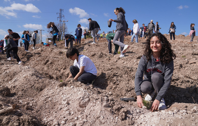 3 BİN FİDAN TOPRAKLA BULUŞTU