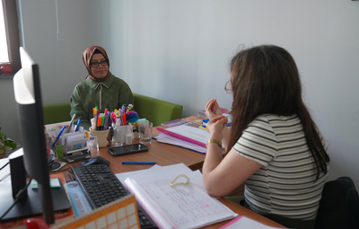 TEPEBAŞI KADINLARIN YANINDA