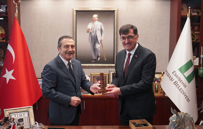 KÜTAHYA BELEDİYE BAŞKANI KAHVECİ'DEN 
'KÜRESEL MODEL' TEPEBAŞI BELEDİYESİ'NE ANLAMLI ZİYARET