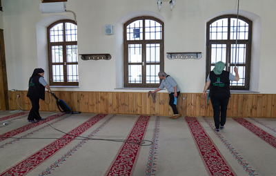 CAMİLERDE KURBAN BAYRAMI TEMİZLİĞİ