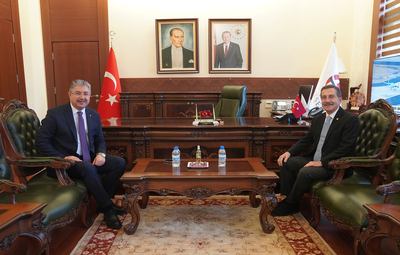 BAŞKAN ATAÇ'TAN VALİ YILMAZ'A HAYIRLI OLSUN ZİYARETİ