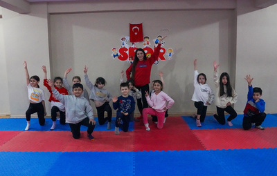 TEPEBAŞI'NIN ÇOCUKLARI ÇOK MUTLU