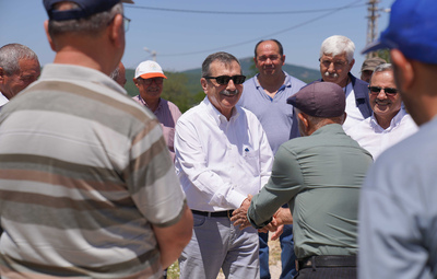 BAŞKAN ATAÇ: MAHALLELERİMİZİ AYIRMADAN HİZMET EDİYORUZ