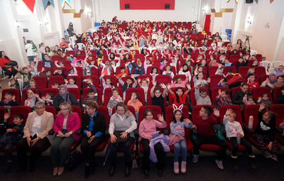 ÇOCUKLAR "EŞİT MASALLAR" TİYATROSUNU ÇOK SEVDİ