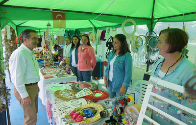 YEREL ÜRETİCİLER SEMPOZYUMDA EMEKLERİNİ SERGİLİYOR