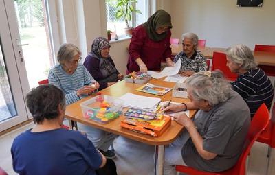 ALZHEİMER HASTALARI TEPEBAŞI'NDA EMİN ELLERDE