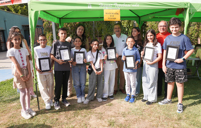 SERTİFİKALARINI BAŞKAN ATAÇ'IN ELİNDEN ALDILAR