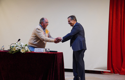 YAZAR YAVER ZEYTİNOĞLU'NUN KİTAP İMZA TÖRENİ VE SÖYLEŞİSİ GERÇEKLEŞTİ