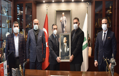 VANLILARDAN BAŞKAN ATAÇ'A ZİYARET