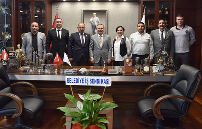 BELEDİYE İŞ'TEN BAŞKAN ATAÇ'A ZİYARET