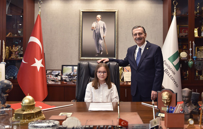 BAŞKAN ATAÇ MAKAMINI ÇOCUKLARA EMANET ETTİ