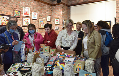 ÖZEL BİREYLERDEN ÖZEL SERGİ