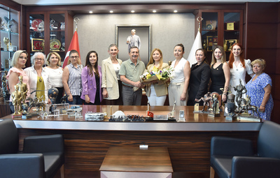 CHP İL KADIN KOLLARINDAN BAŞKAN ATAÇ'A ZİYARET