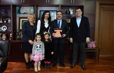 BİLGE ÇOCUK AKADEMİSİ'NDEN BAŞKAN ATAÇ'A ZİYARET