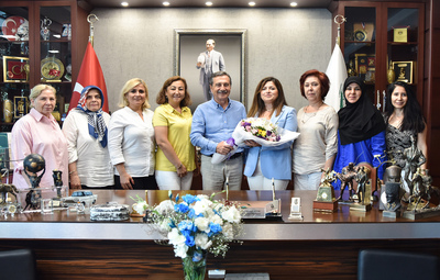 CHP TEPEBAŞI KADIN KOLLARINDAN BAŞKAN ATAÇ'A ZİYARET