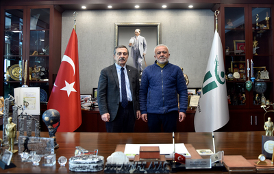 DEPREMZEDE YAKININDAN BAŞKAN ATAÇ'A TEŞEKKÜR ZİYARETİ