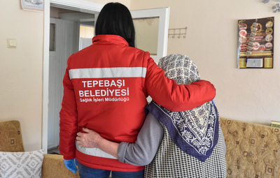 TEBEV YALNIZ BIRAKMIYOR
