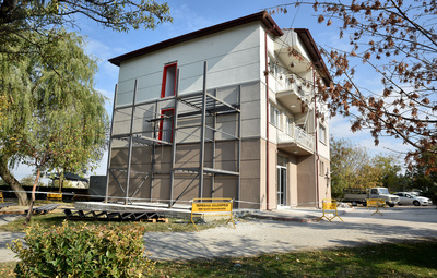 BATIKENT BELDE EVİ YENİLENİYOR