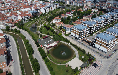 TEPEBAŞI'NDA YEŞİL ALAN MİKTARI ARTMAYA DEVAM EDİYOR