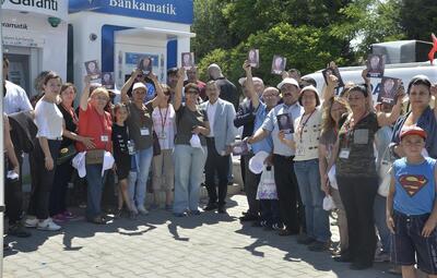 DEMOKRASİYE DESTEK OLUYORUZ