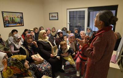 EV HANIMLARINA SAĞLIKLI BESLENME SÖYLEŞİSİ