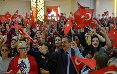 TEPEBAŞI'NDA KADINIMIZIN YÜZÜ GÜLÜYOR