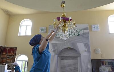 CAMİLERDE TEMİZLİK VAR