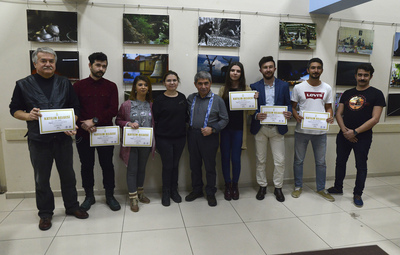 KURSİYERLERİN FOTOĞRAFLARI SERGİLENİYOR