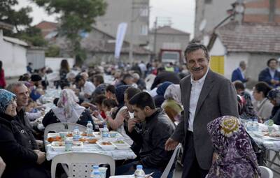 ÇUKURHİSAR'DA SOKAK İFTARI